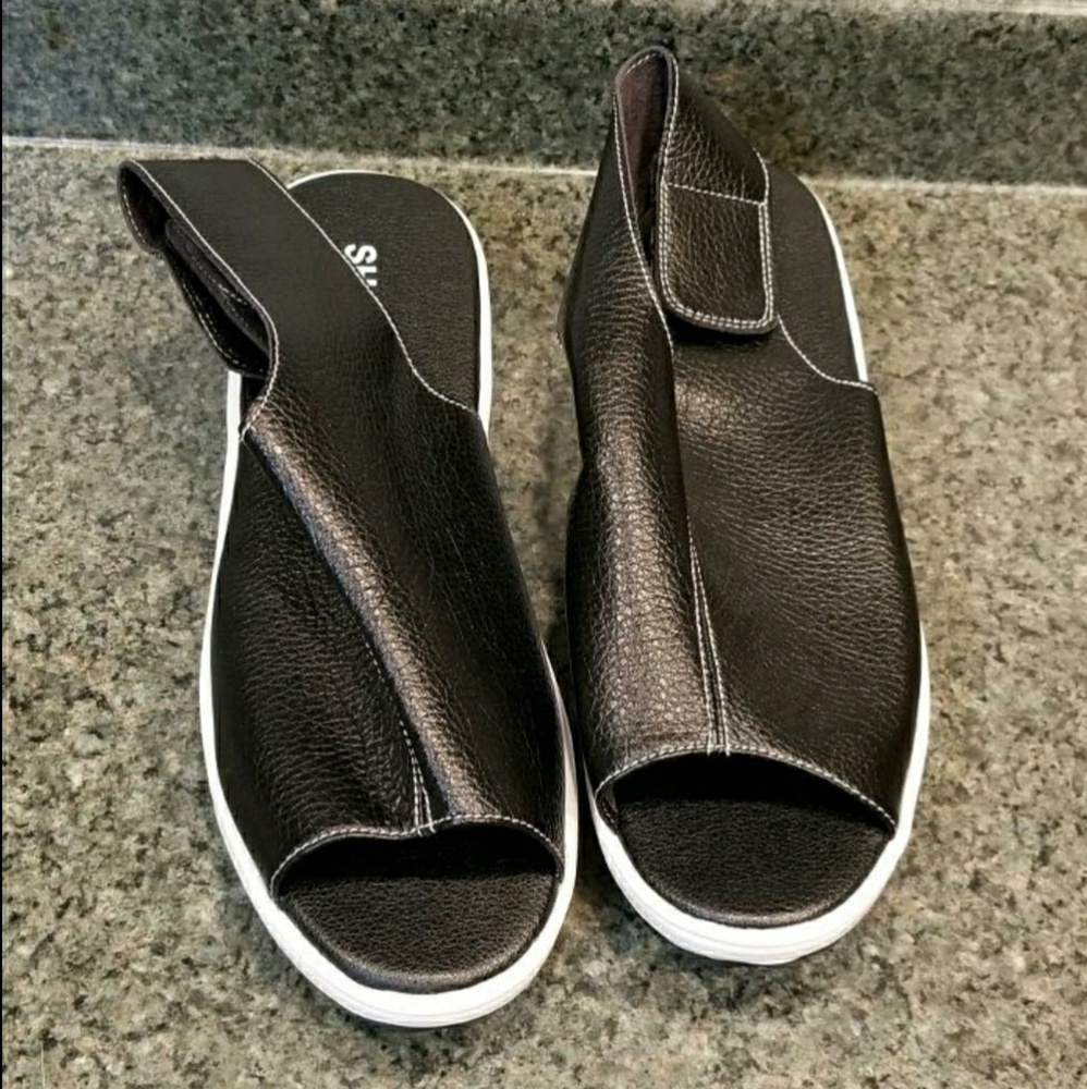 New Shape Walking Wedge Sandals